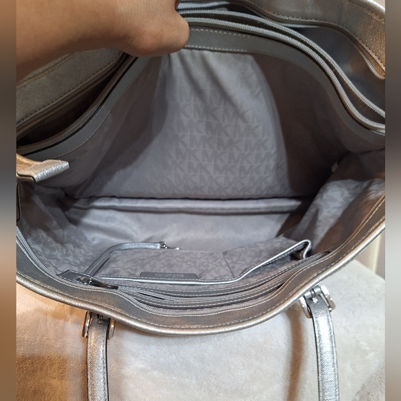 Michael Kors Metallic Saffiano Leather Tote - Picture 15 of 16